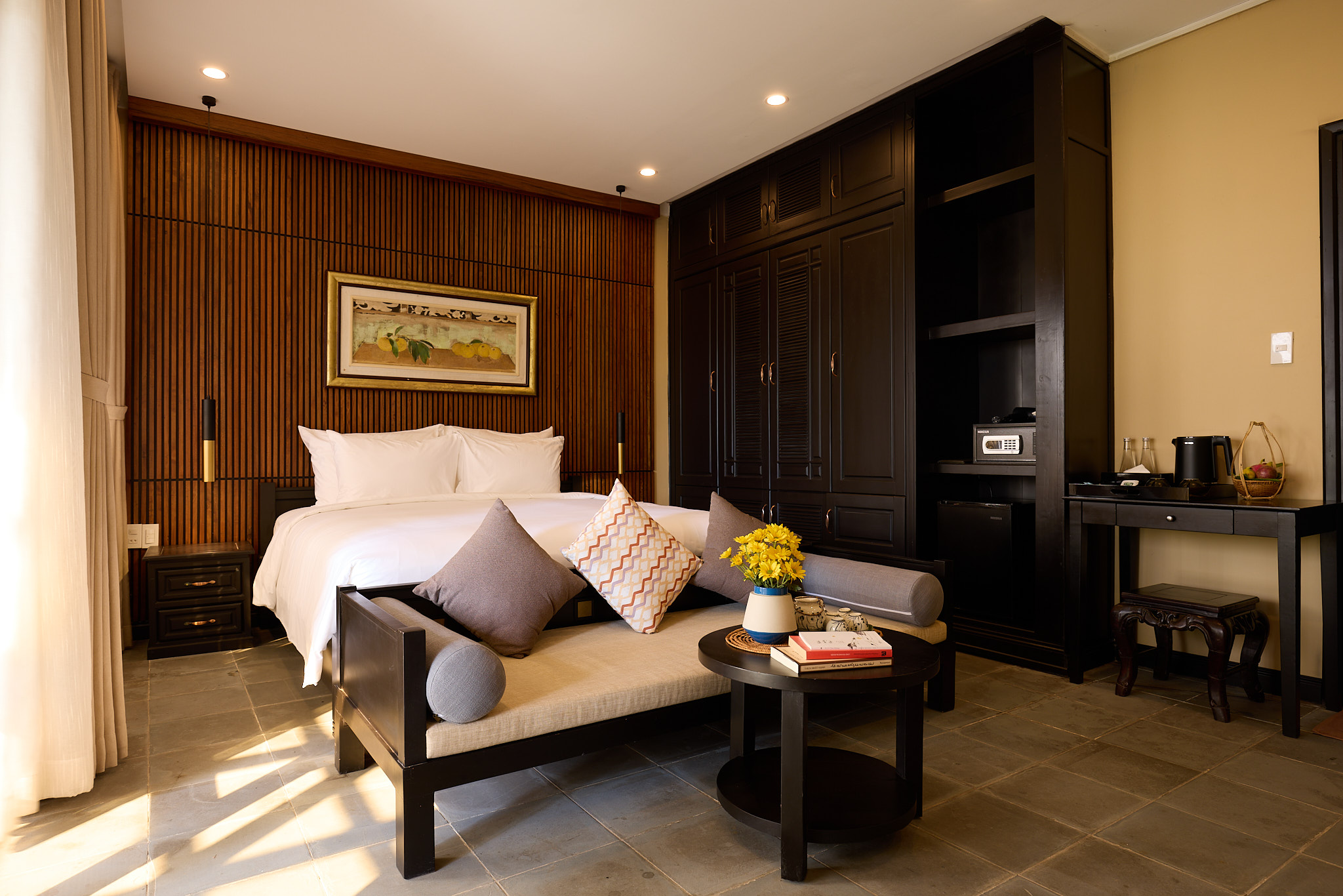 Sứ Executive Suite