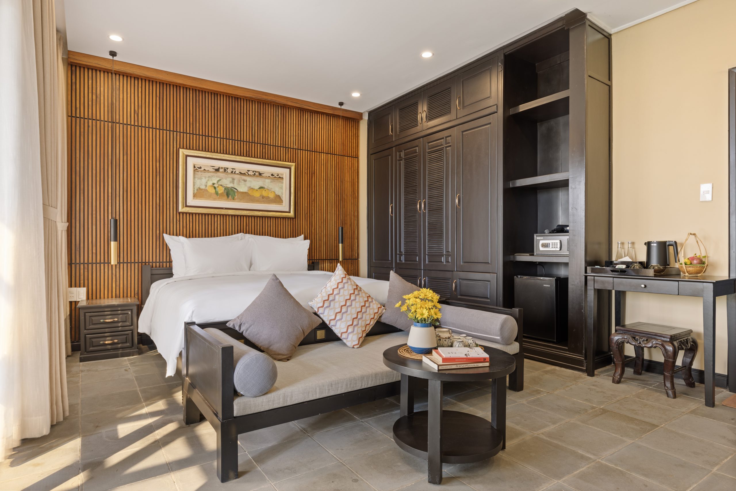 Sứ Executive Suite