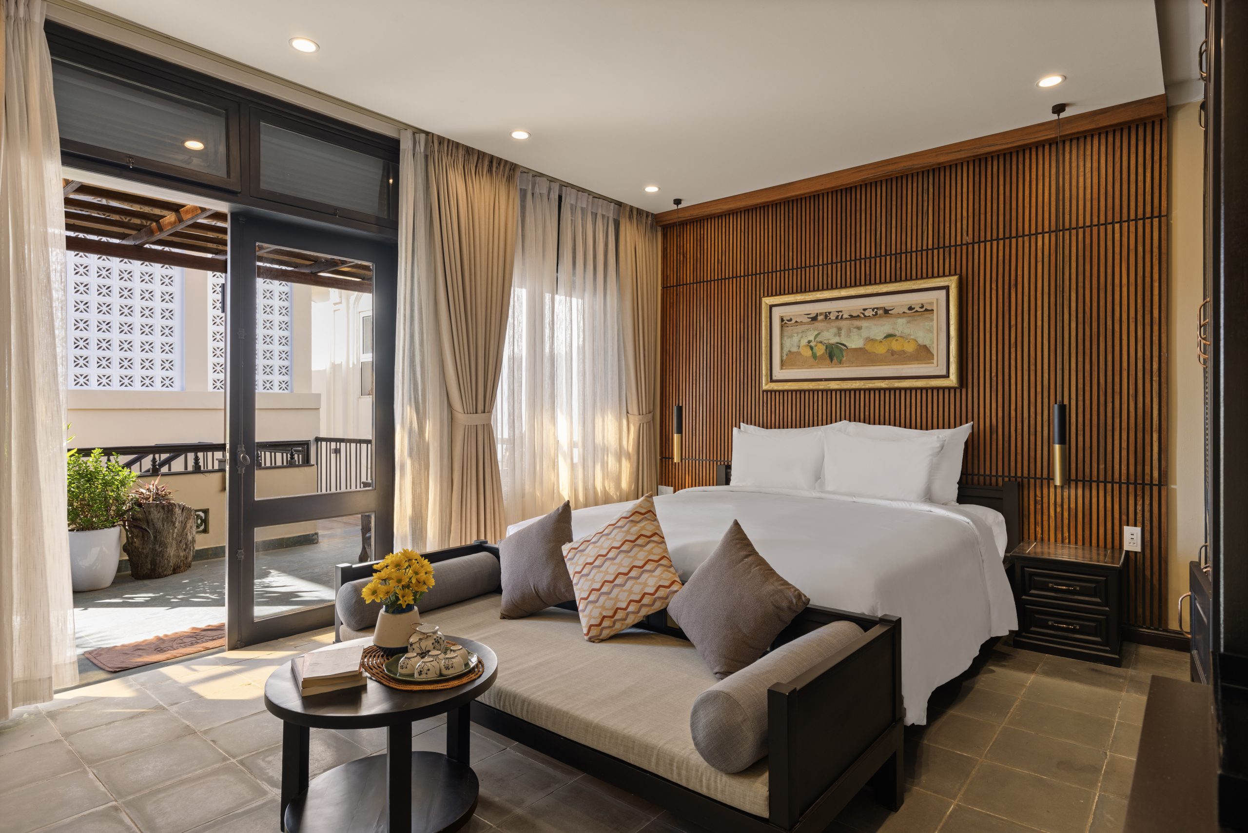 Sứ Executive Suite