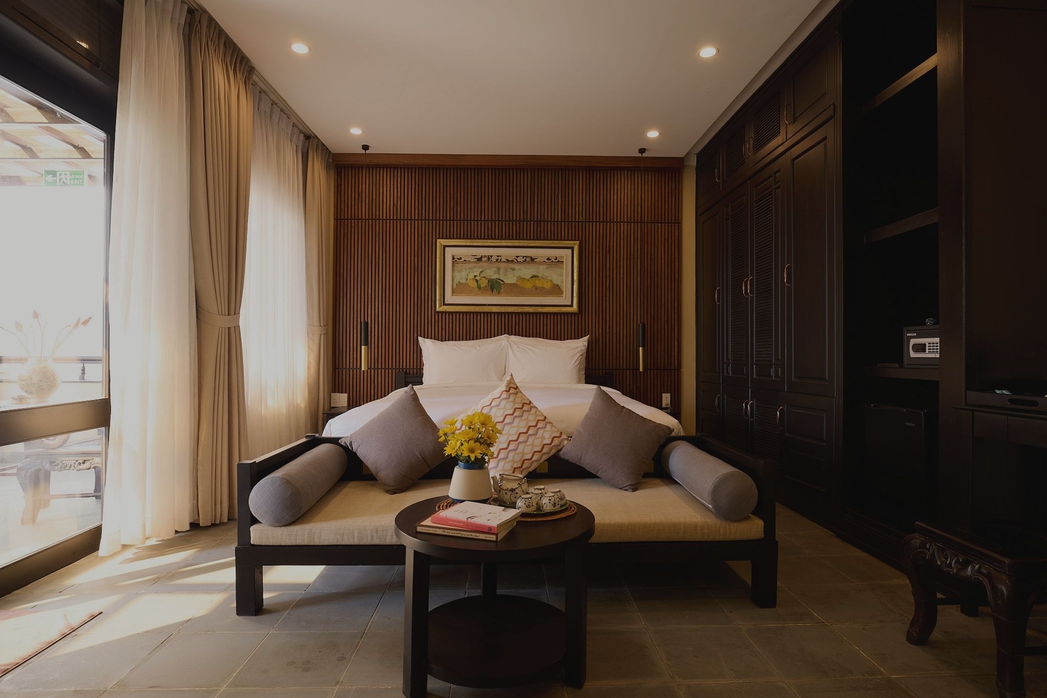 Sứ Executive Suite